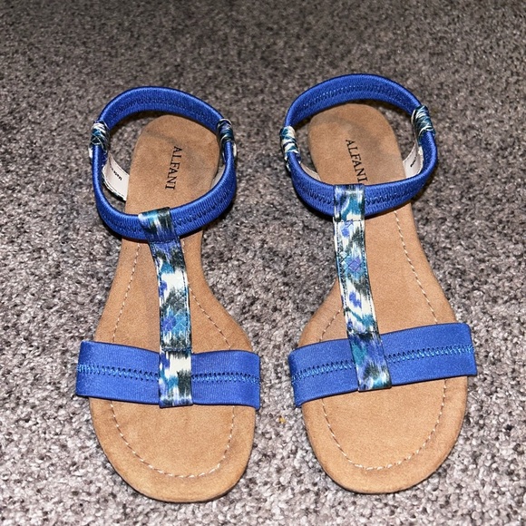 Alfani Blue & White Small Platform Heel Strapy Sandals Women’s Size 5. - Picture 1 of 5